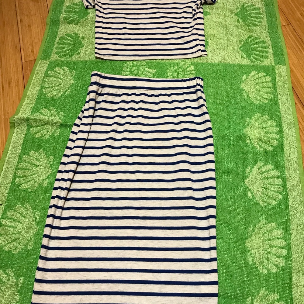 Two piece sets - Picture 3 of 6